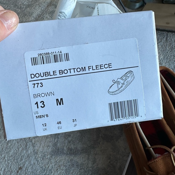 Minnetonka Men's Tan Moccasin Loafers slippers brand new size 13 - Picture 2 of 2